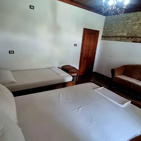 Sorlesa بيت ضيافة Gjirokastër