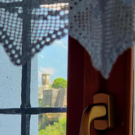 Sorlesa بيت ضيافة Gjirokastër
